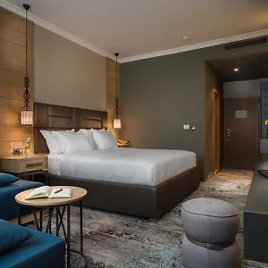 Expo Hotel